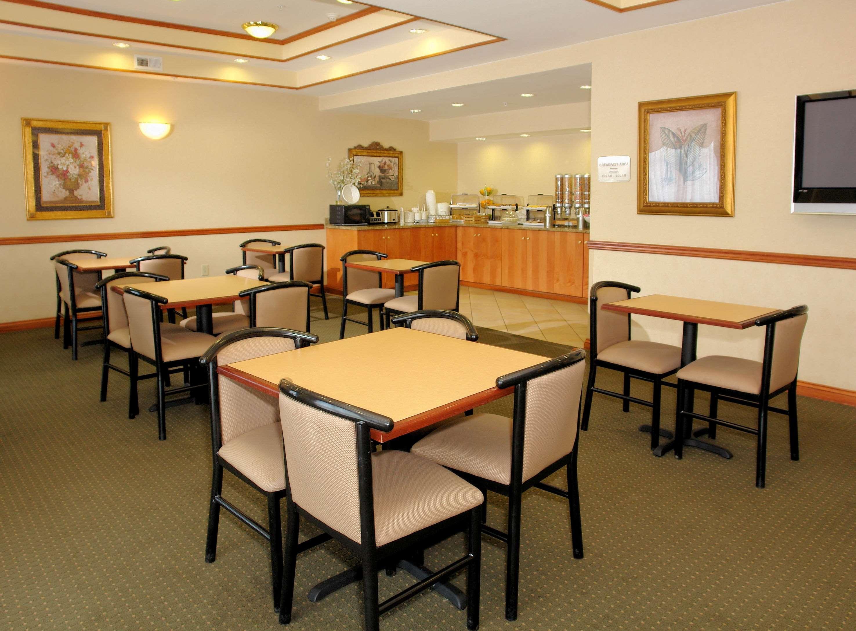 Best Western Executive Inn - Latta Berrys Crossroads Zewnętrze zdjęcie